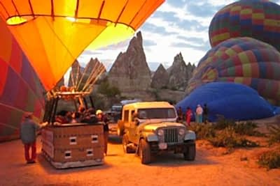 Qobustan sunrise balloon tour